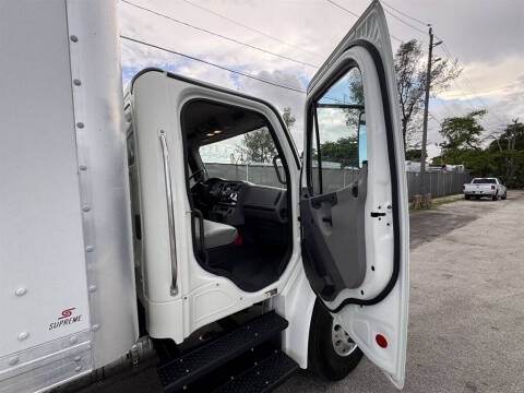 2019 Freightliner M2 106