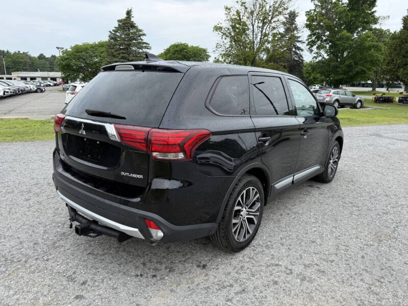 2017 Mitsubishi Outlander ES