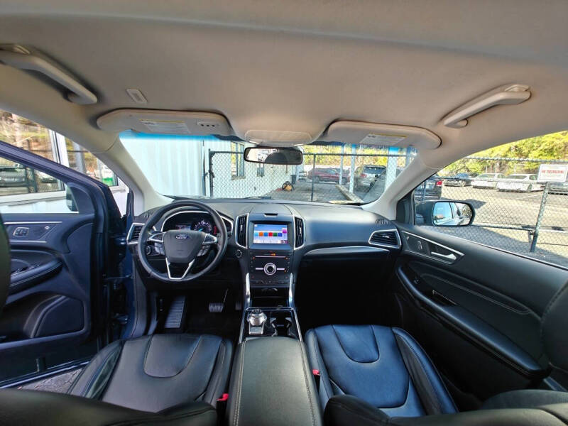 2019 Ford Edge Titanium