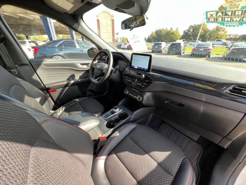 2024 Ford Escape Hybrid ST-Line