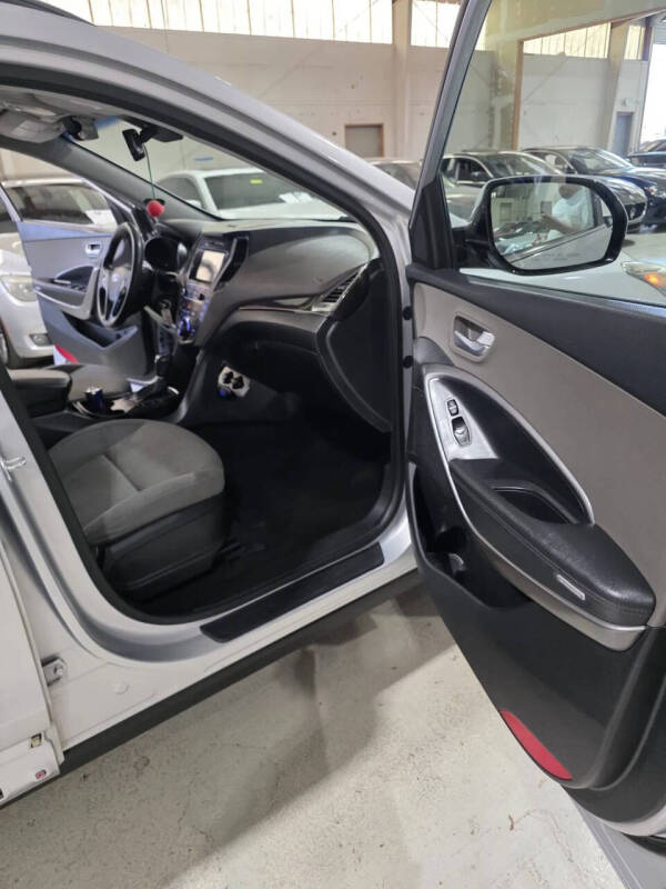 2017 Hyundai Santa Fe SE