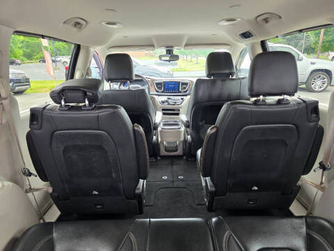 2017 Chrysler Pacifica Touring-L