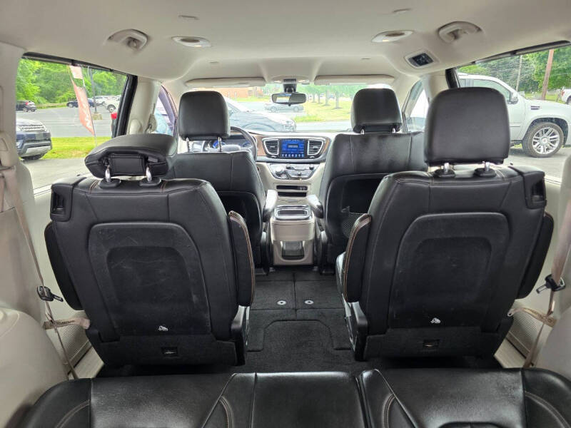 2017 Chrysler Pacifica Touring-L