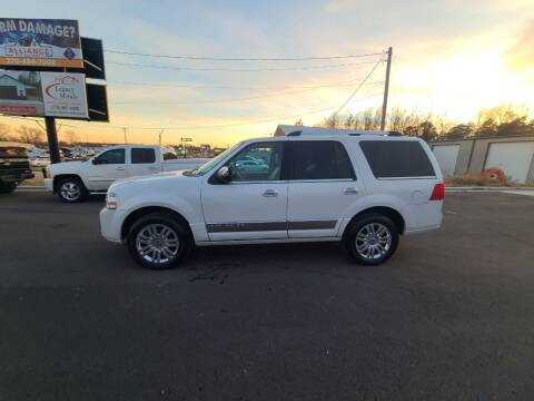 2014 Lincoln Navigator for sale at CHILI MOTORS in Mayfield KY