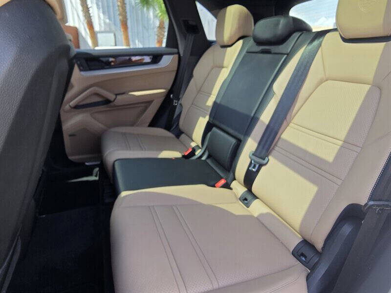 2024 Porsche Cayenne S