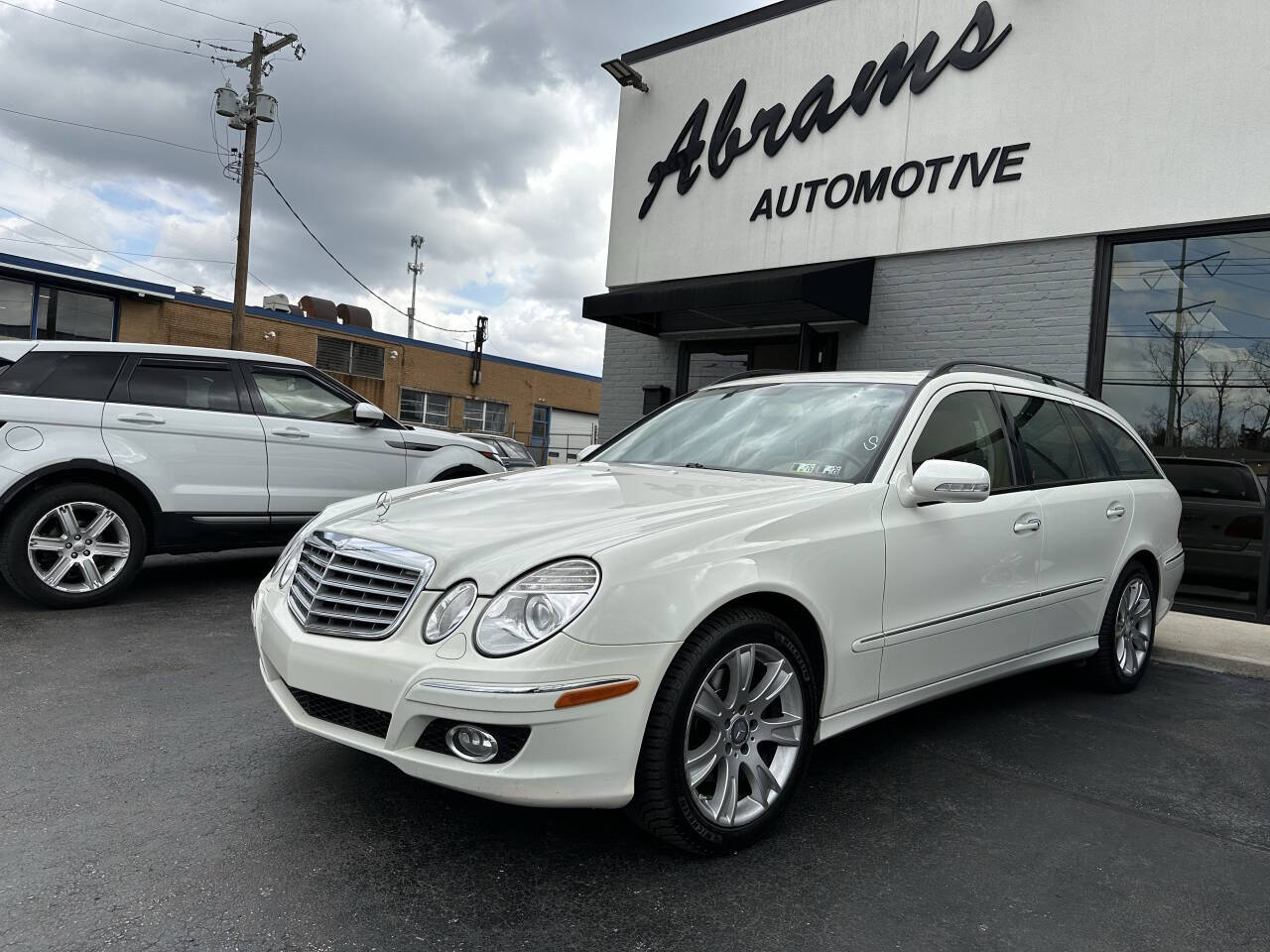 Beige 2009 Mercedes-Benz E-Class E 350 4MATIC AWD E 350 4MATIC 4dr Wagon 1