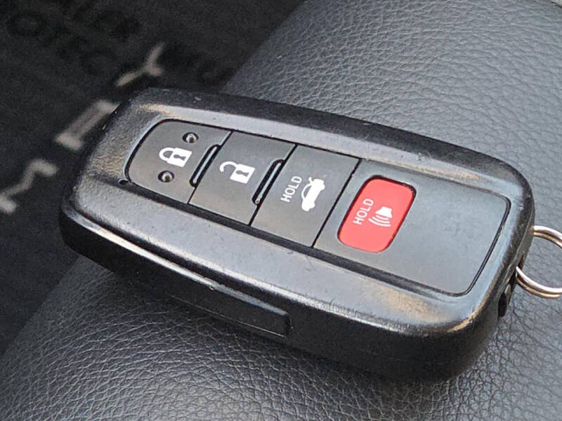 2019 Toyota Camry SE