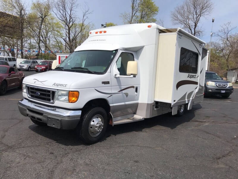 2005 Ford E-Series Chassis E-350 SD