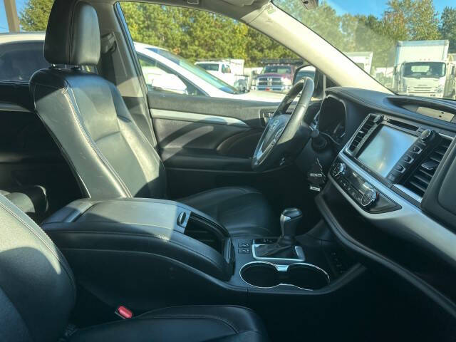 2019 Toyota Highlander SE