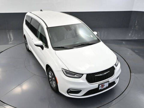 2023 Chrysler Pacifica Plug-In Hybrid Touring L