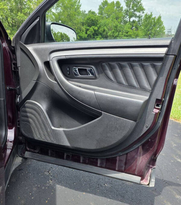 2011 Ford Taurus SEL