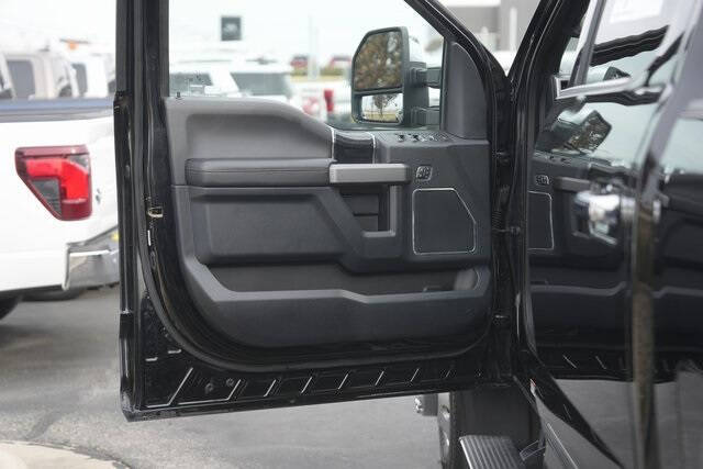 2022 Ford F-450 Super Duty Platinum