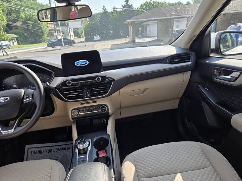 2020 Ford Escape SE