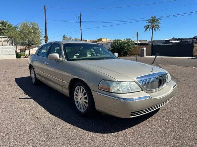 2004 Lincoln Town Car Signature