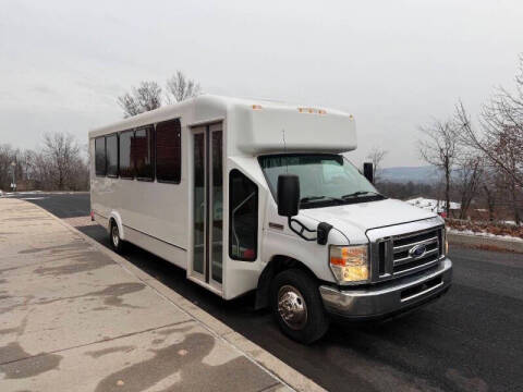 2019 Ford E-450