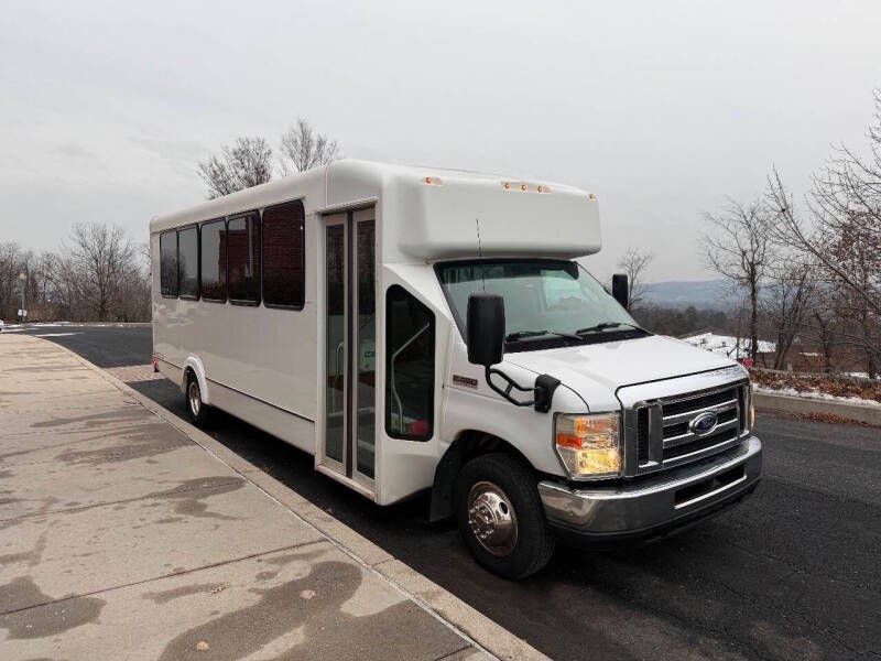 2019 Ford E-450