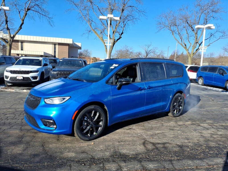 2026 Chrysler Pacifica Select