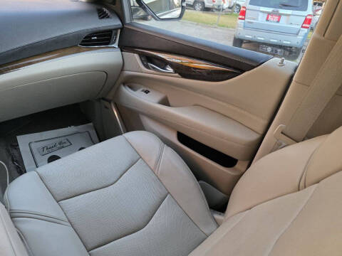 2018 Cadillac Escalade Luxury