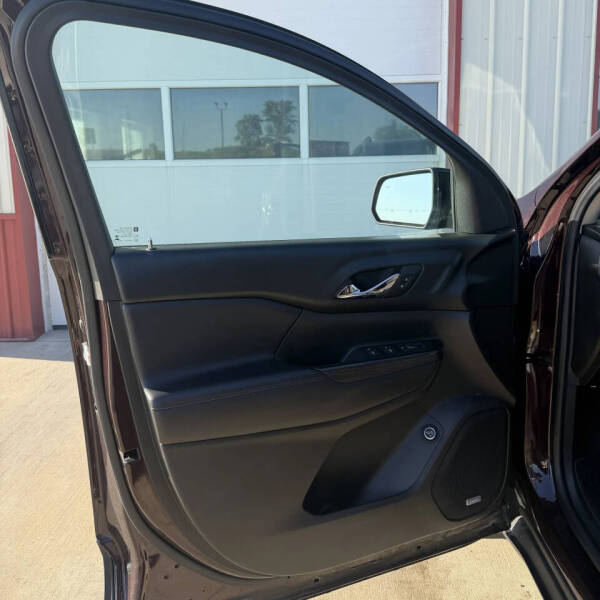 2017 GMC Acadia SLE-2