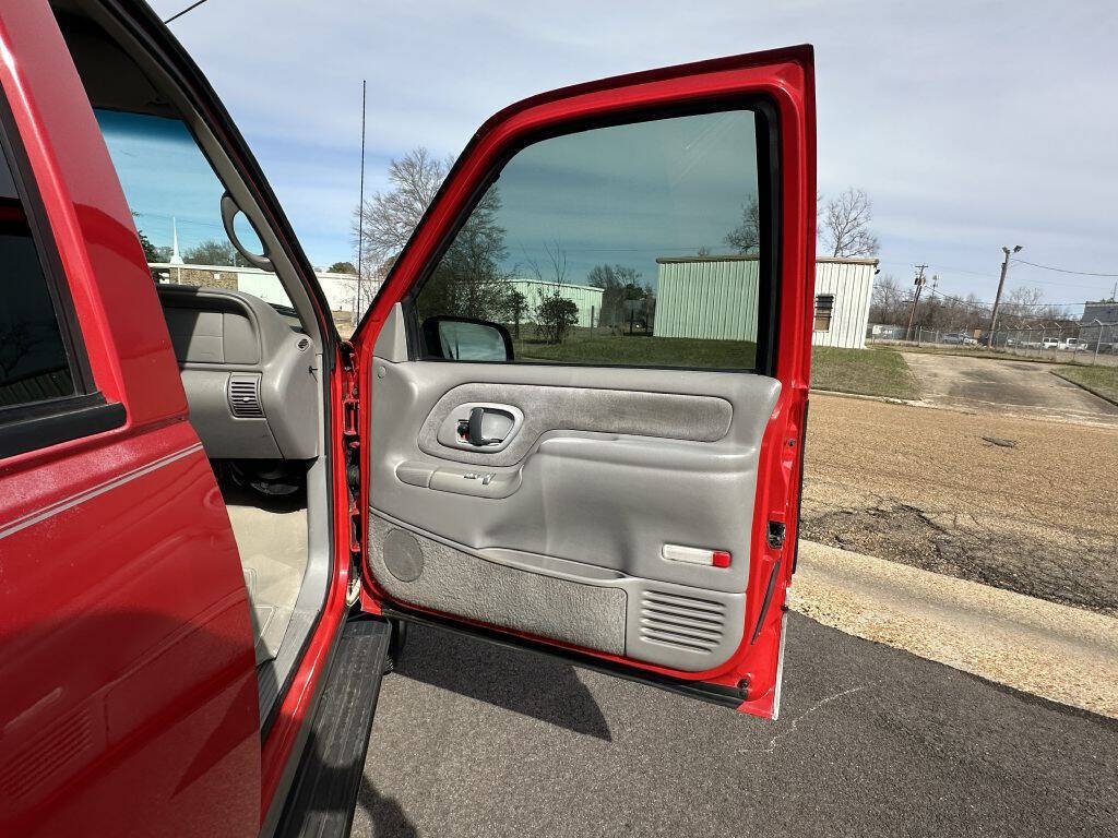 1998 Chevrolet Suburban 43