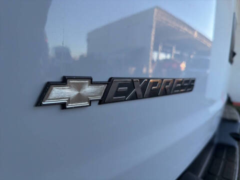 2017 Chevrolet Express LS 2500