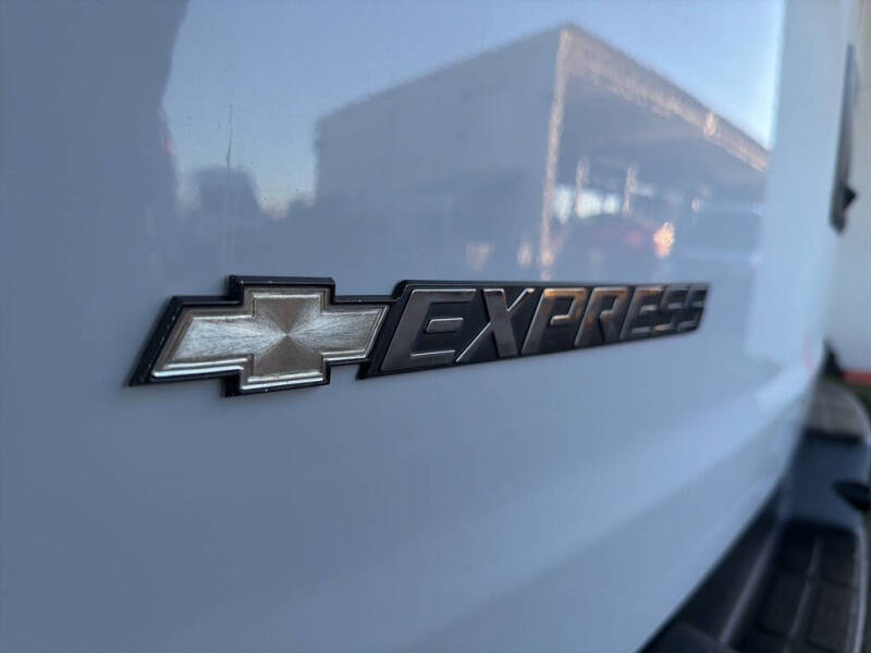 2017 Chevrolet Express LS 2500