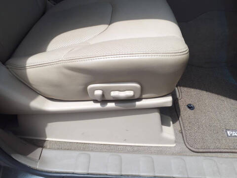 2008 Nissan Pathfinder LE