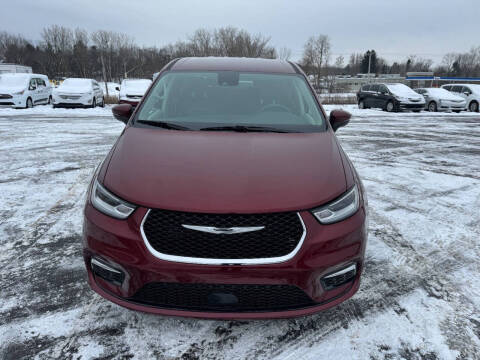 2023 Chrysler Pacifica Touring L