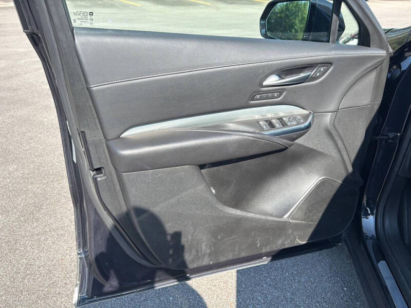 2023 Cadillac XT4 Premium Luxury