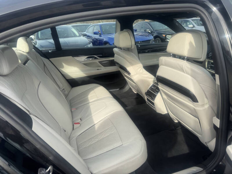 2017 BMW 7 Series 750i