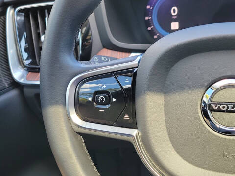 2024 Volvo S60 Recharge T8 Plus Dark Theme