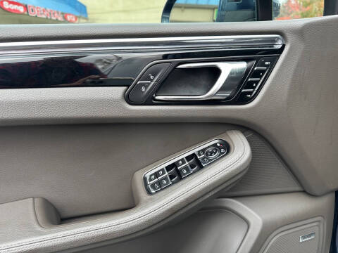 2016 Porsche Macan S