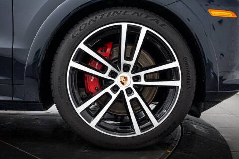 2025 Porsche Cayenne GTS