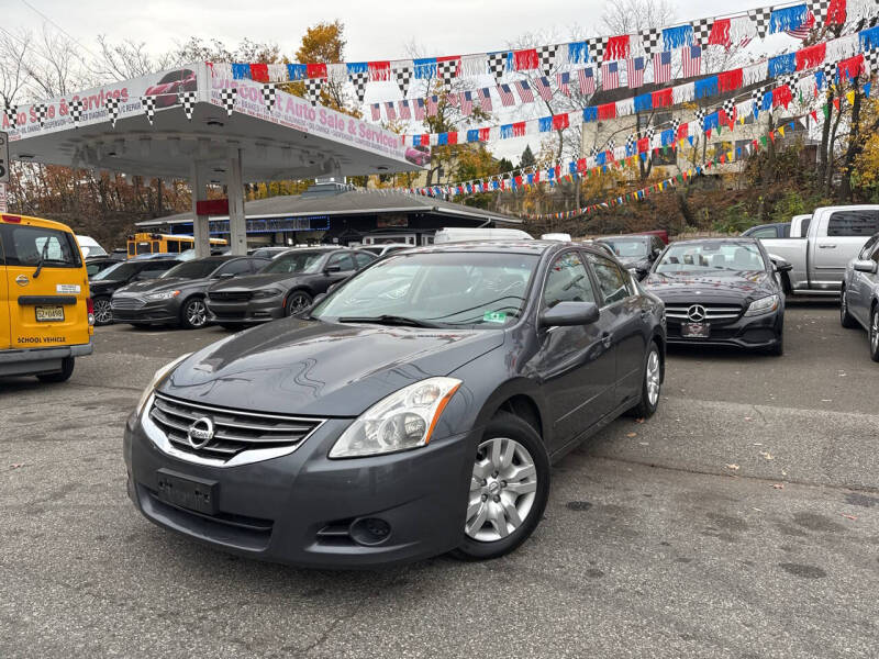 Nissan Altima's photo