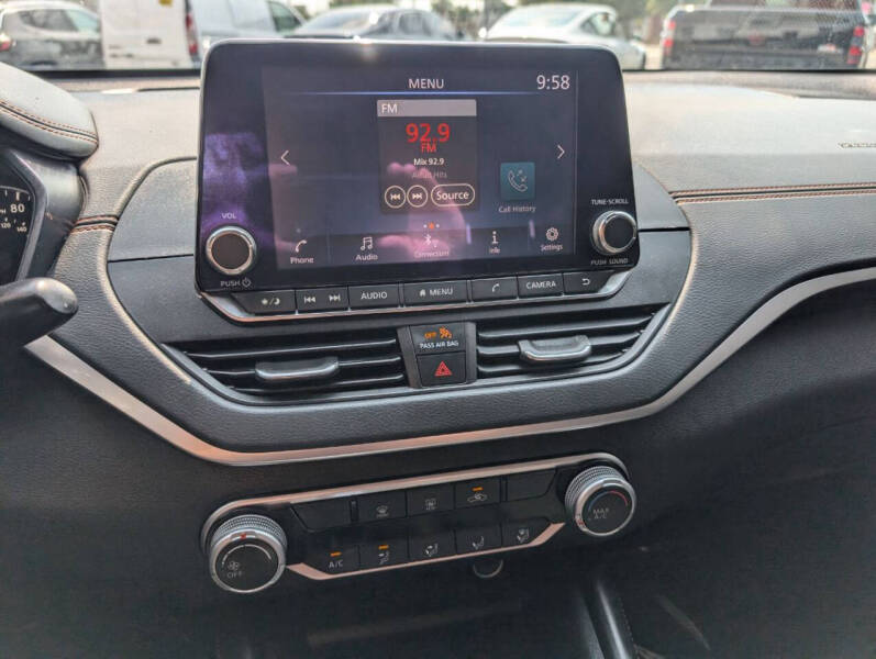 2022 Nissan Altima 2.5 SR