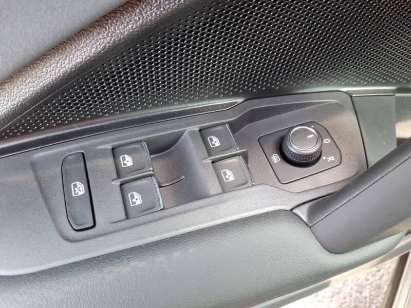 2025 Volkswagen Tiguan SE