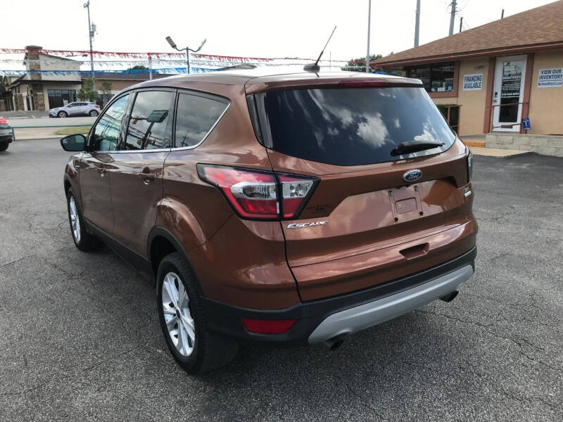 2017 Ford Escape SE