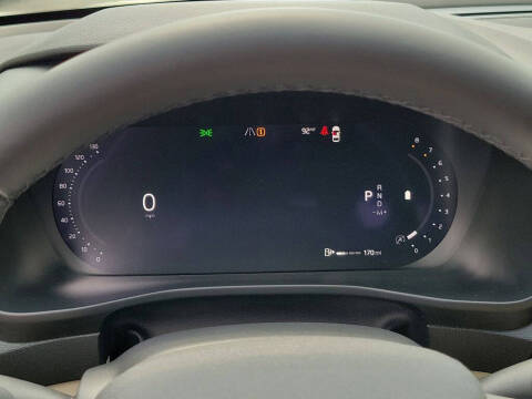 2023 Volvo XC40 B5 Plus Bright Theme