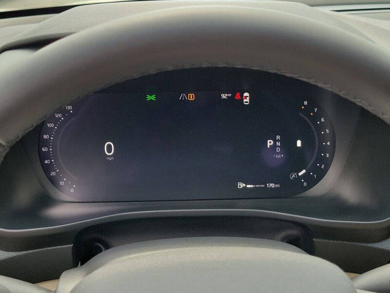 2023 Volvo XC40 B5 Plus Bright Theme
