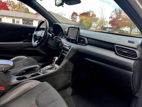 2020 Hyundai Veloster 2.0L Premium