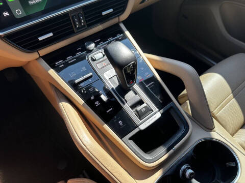 2022 Porsche Cayenne Platinum Edition