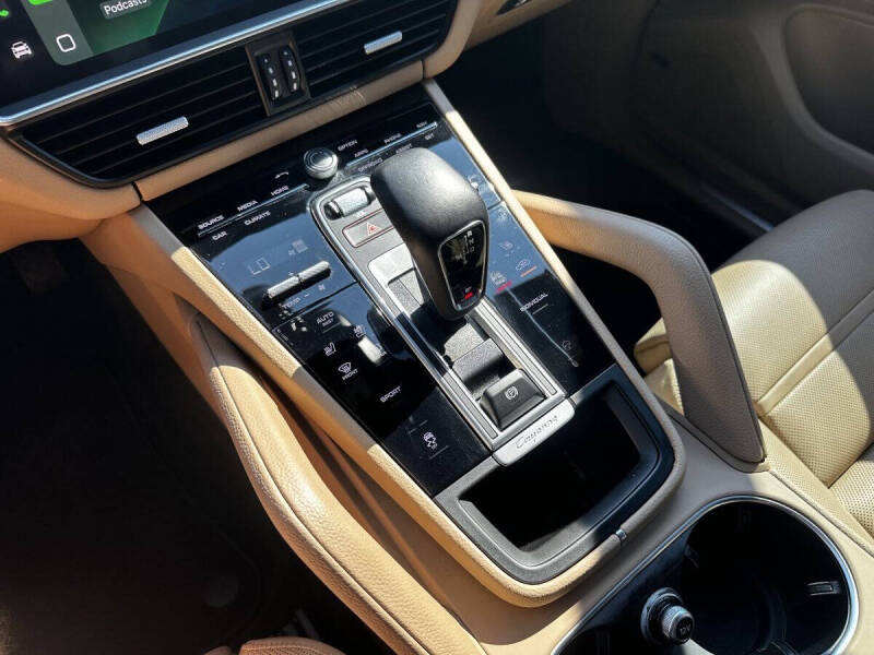 2022 Porsche Cayenne Platinum Edition