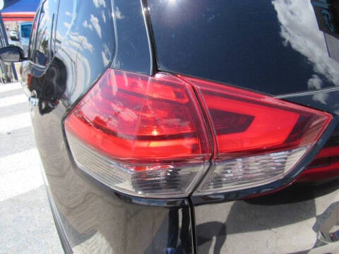 2017 Nissan Rogue SV