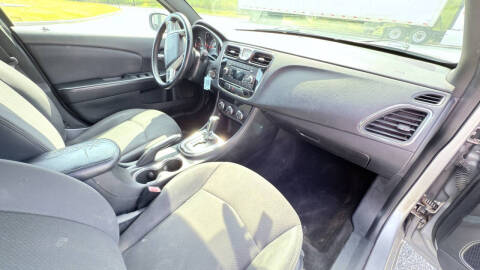 2013 Chrysler 200 Touring