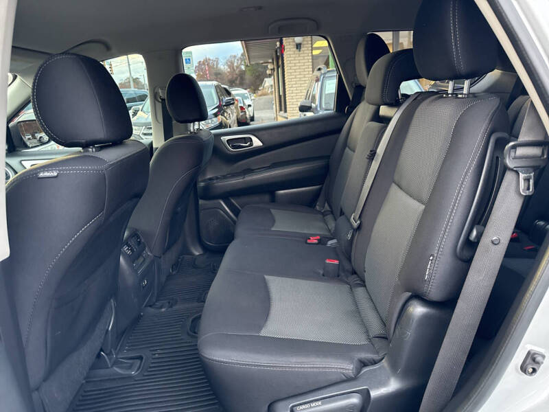 2019 Nissan Pathfinder SV