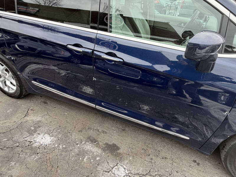 2017 Chrysler Pacifica Touring-L Plus