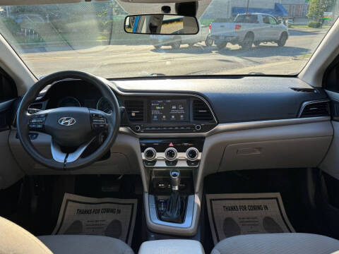 2019 Hyundai Elantra SE