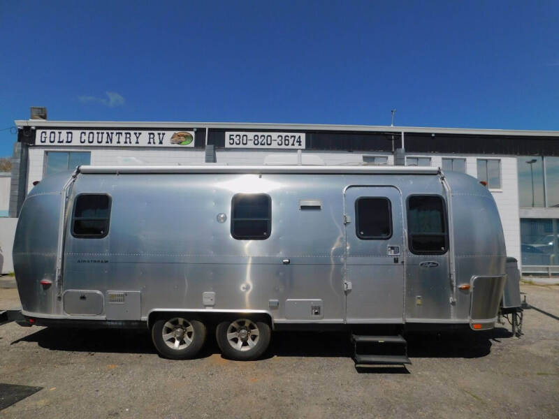 2005 AIRSTREAM SAFARI 25 for sale at Gold Country RV in Auburn CA