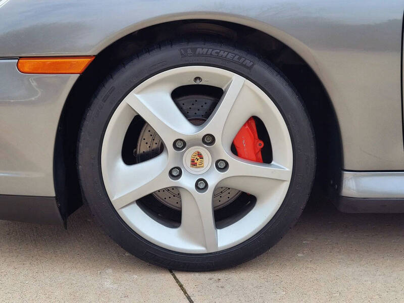 2004 Porsche 911 Carrera 4S