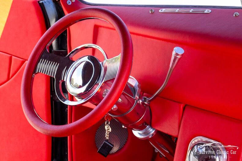 1937 Ford Cabriolet